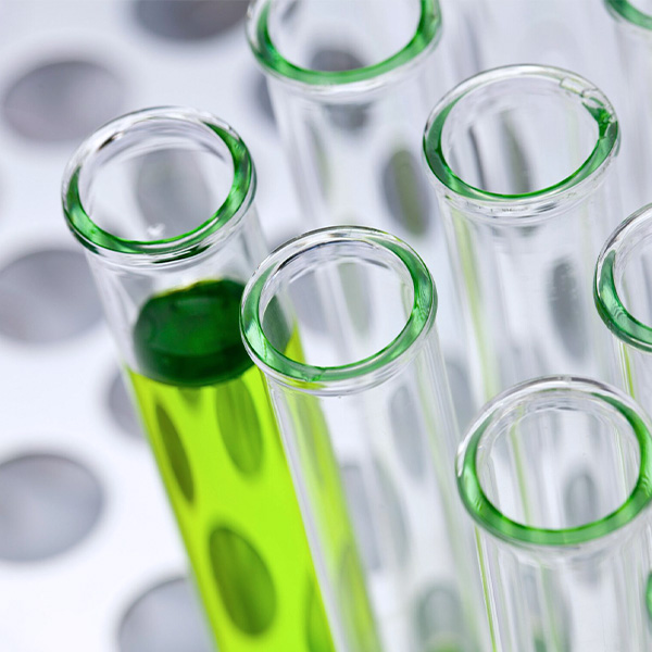 Grønt kemikalie i kolbe